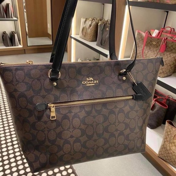 NWT - Only 1 Left- COACH Gallery Tote In Signature Canvas -Beautiful and Useful - Picture 3 of 16